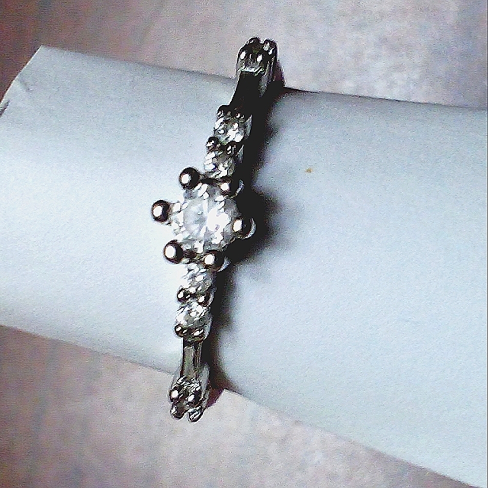 Ladies engagement style ring